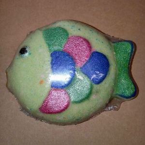 Rainbow Fish Bath Bomb